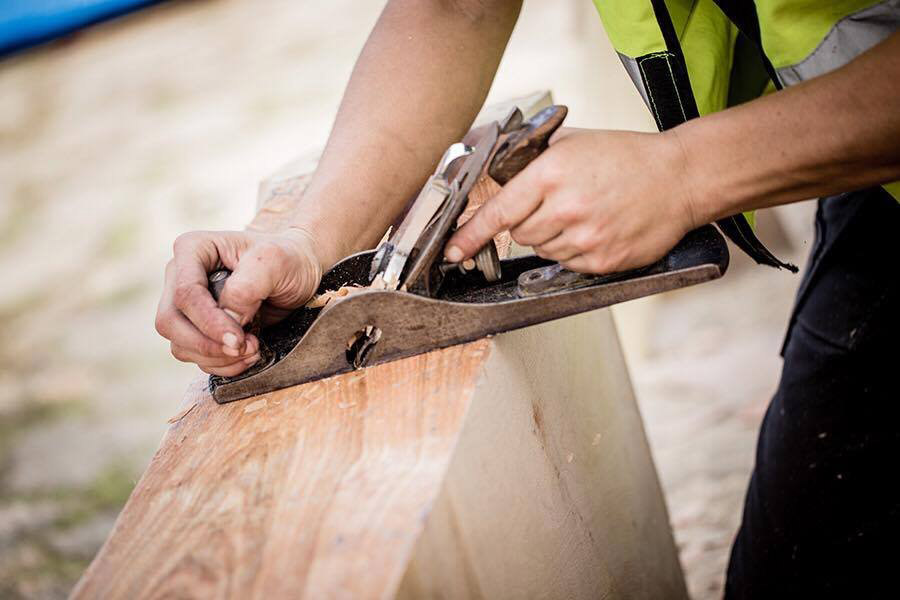 sam oliver carpenter working
